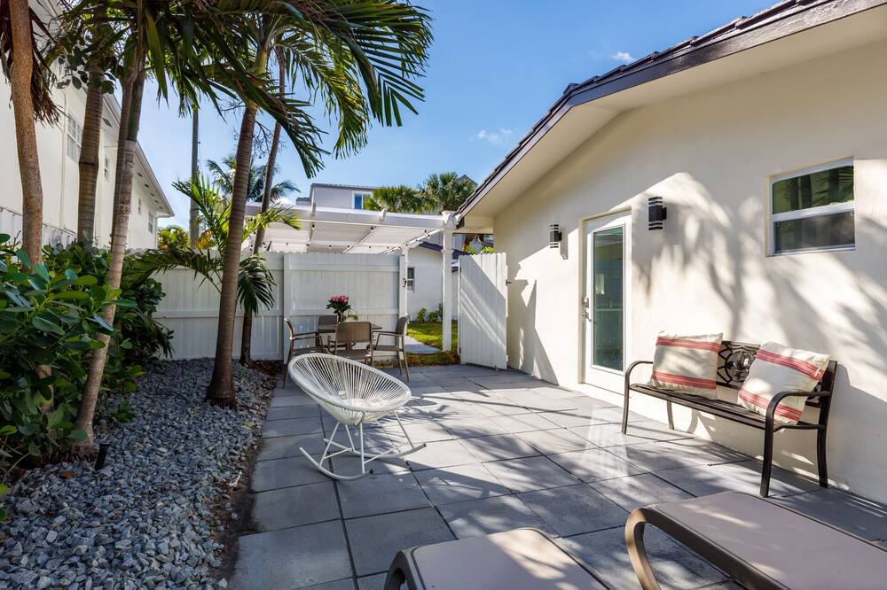 Photo of Patio Balcony in Lauderdale-by-the-Sea