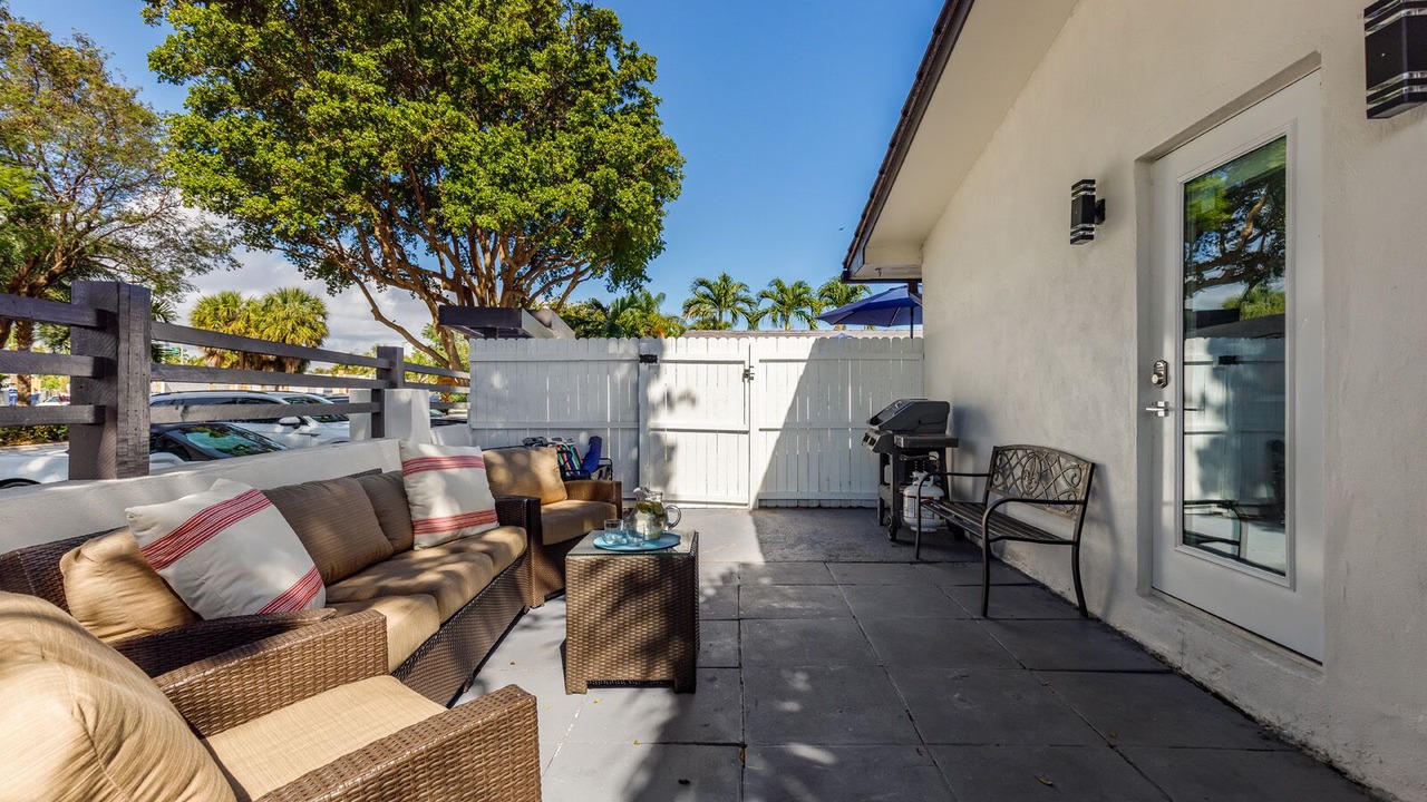 Photo of Patio Balcony in Lauderdale-by-the-Sea