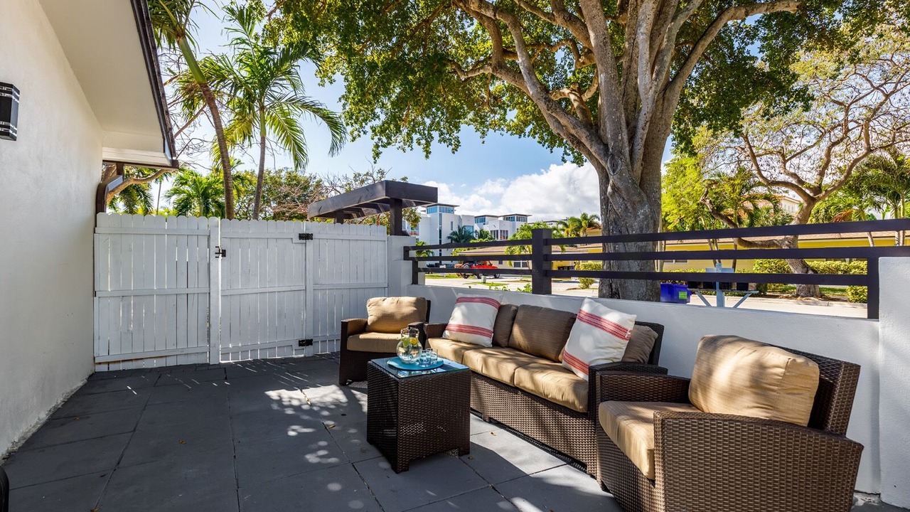 Photo of Patio Balcony in Lauderdale-by-the-Sea