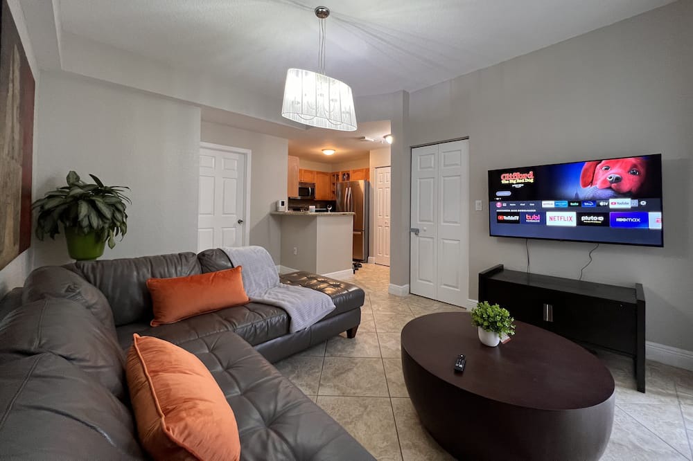 Photo of Livingroom in Pembroke Pines