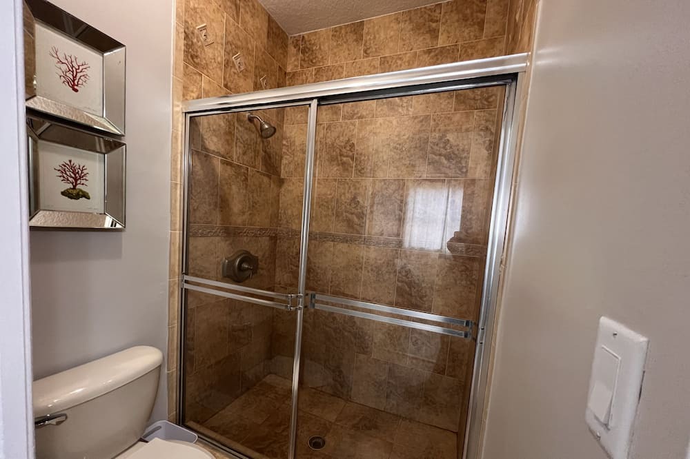 Photo of Bathroom in Pembroke Pines