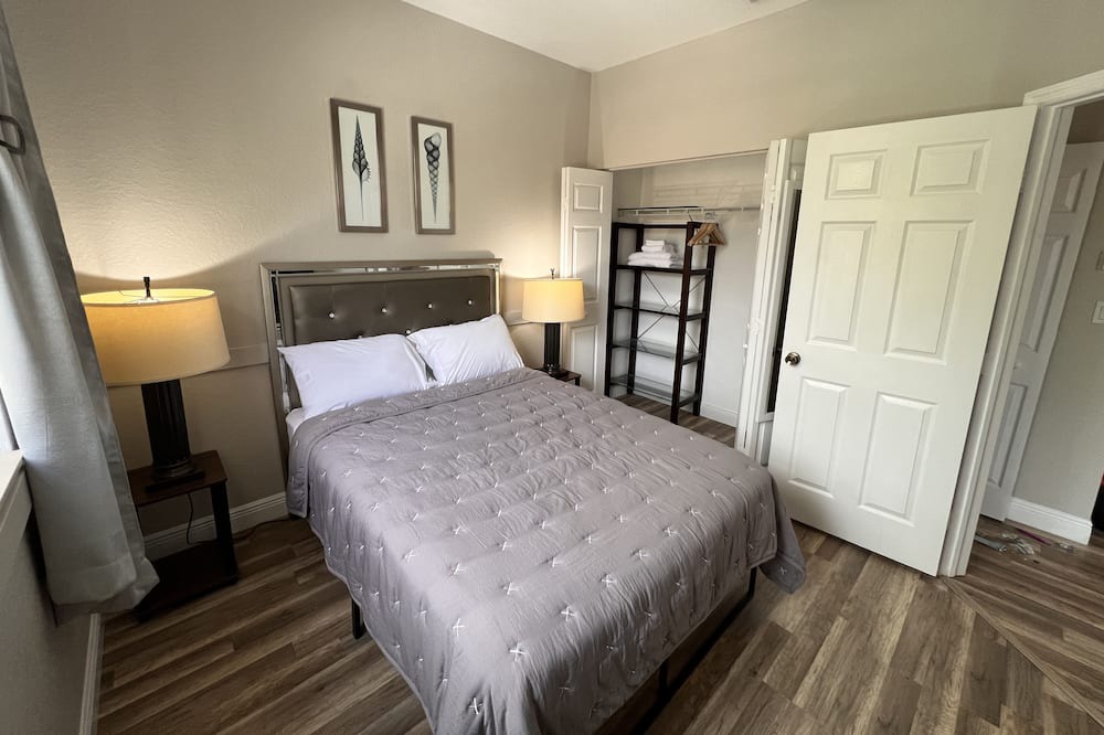 Photo of Bedroom in Pembroke Pines