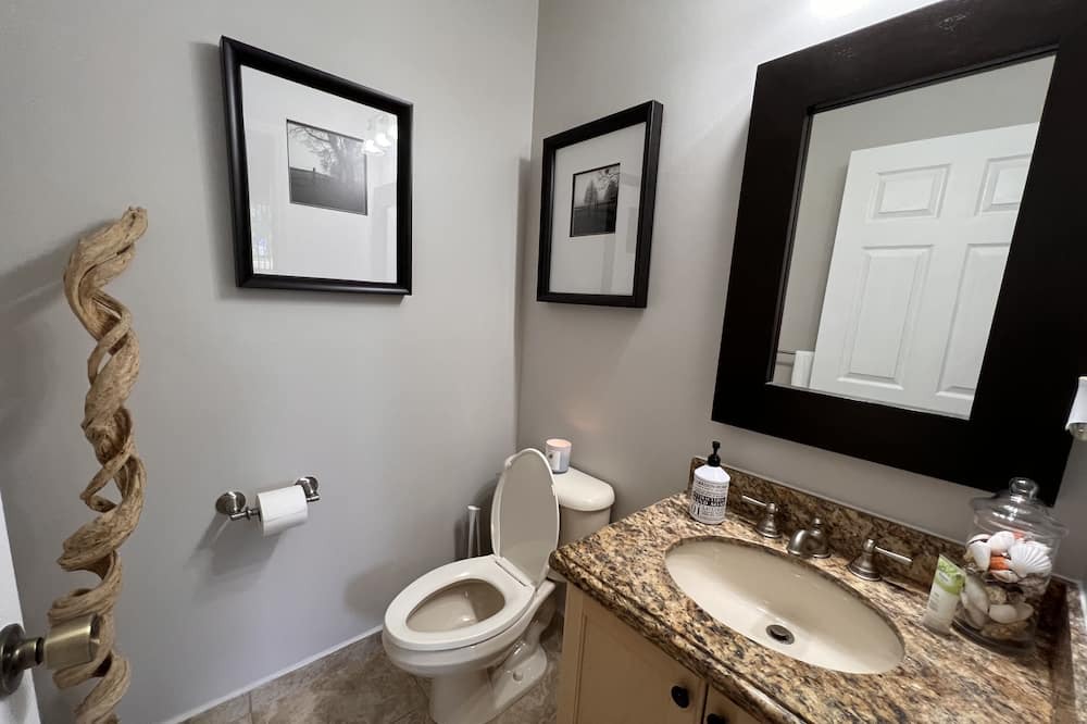 Photo of Bathroom in Pembroke Pines