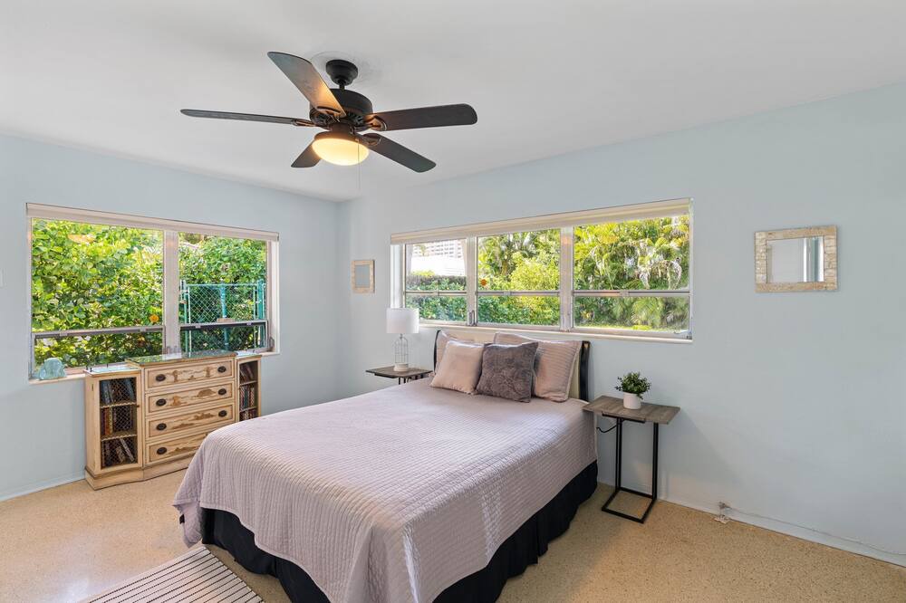 Photo of Bedroom in Harbour Inlet