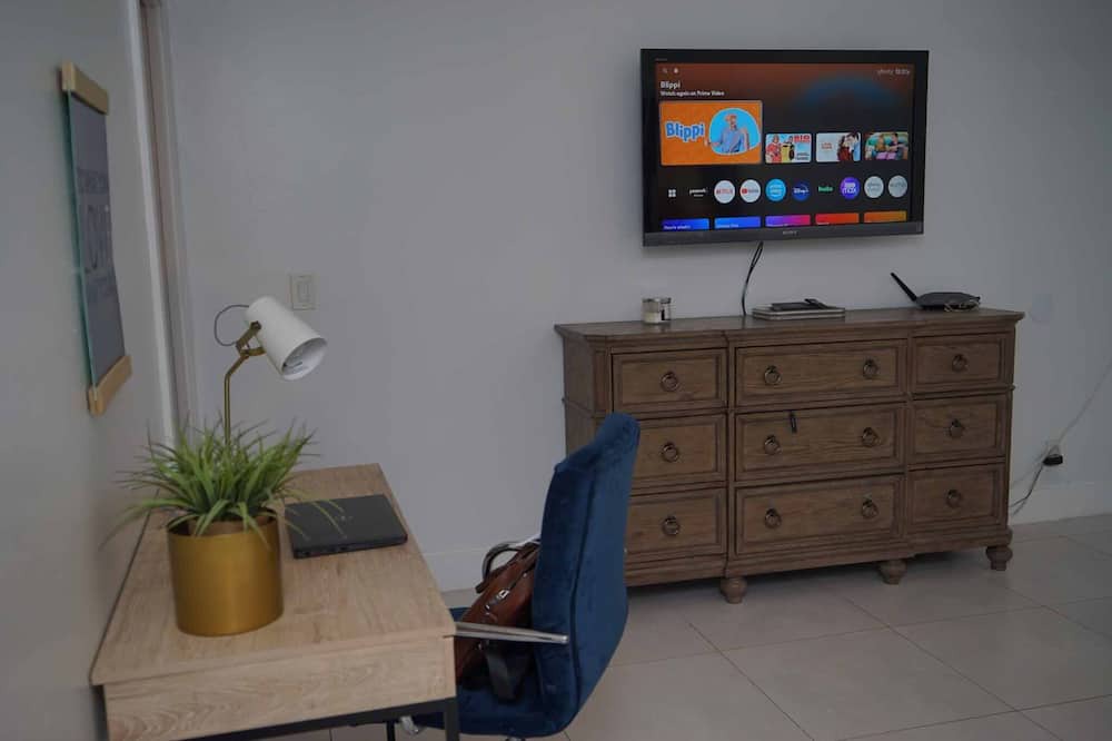 Photo of Bedroom in Deerfield Beach