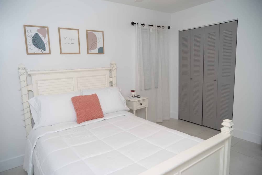 Photo of Bedroom in Deerfield Beach