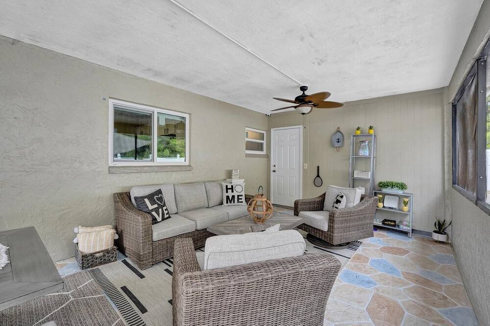 Photo of Outdoor in Lauderhill