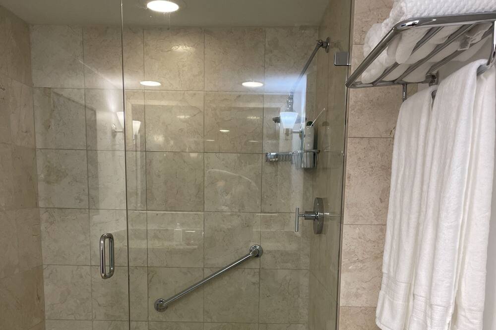 Photo of Bathroom in Birch Park Finger Streets