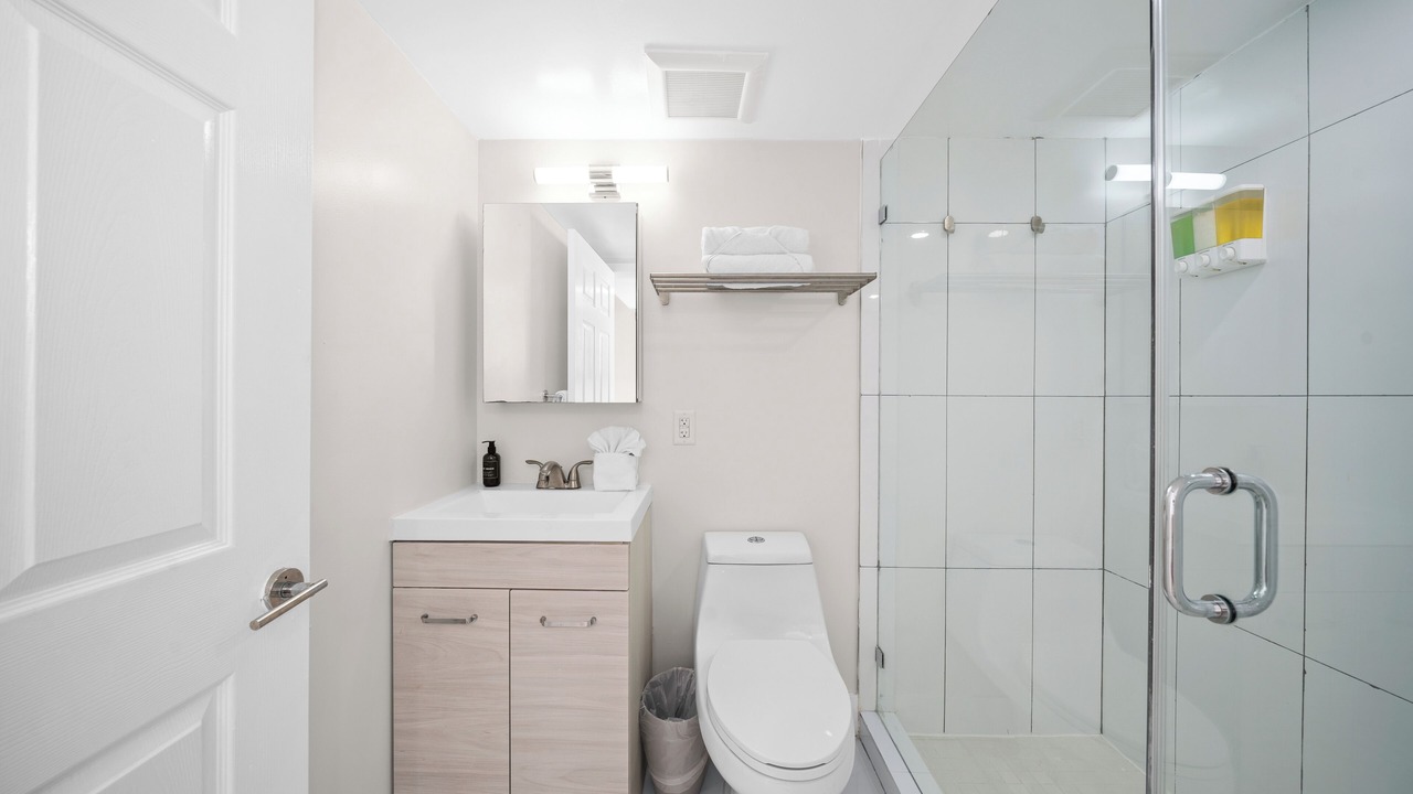 Photo of Bathroom in Mid Beach