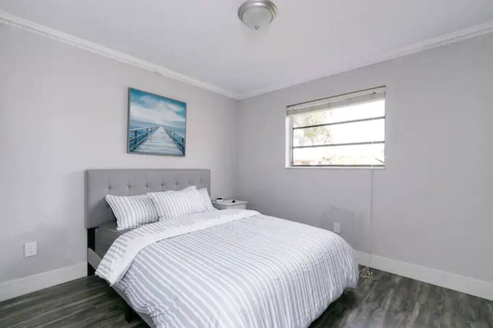 Photo of Bedroom in West Hollywood