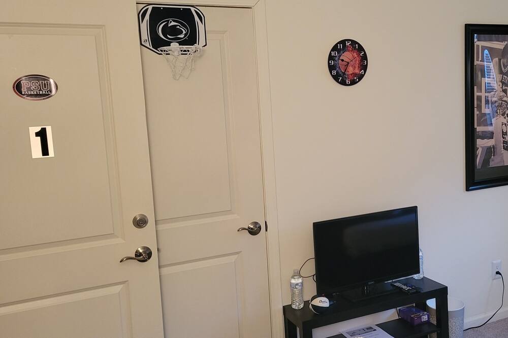 Photo of Bedroom in State College