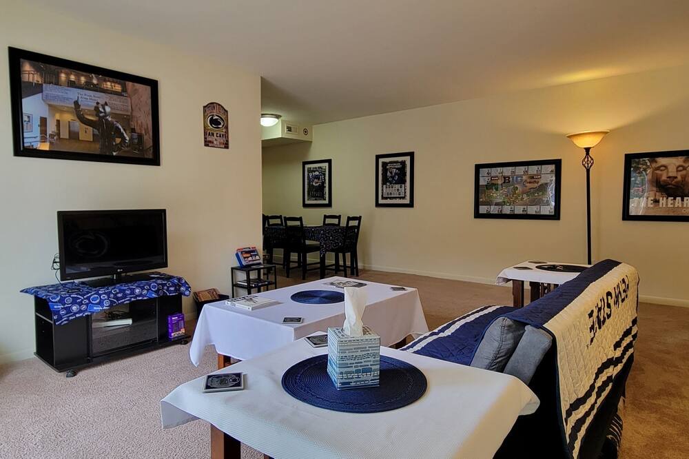 Photo of Bedroom in State College