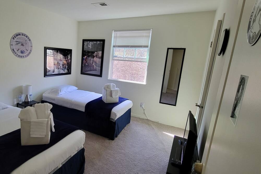Photo of Bedroom in State College
