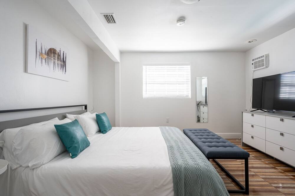 Photo of Bedroom in West Hollywood