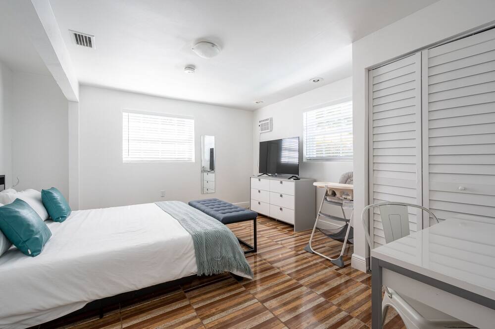 Photo of Bedroom in West Hollywood