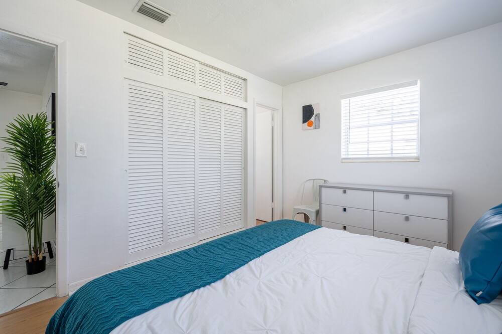 Photo of Bedroom in West Hollywood