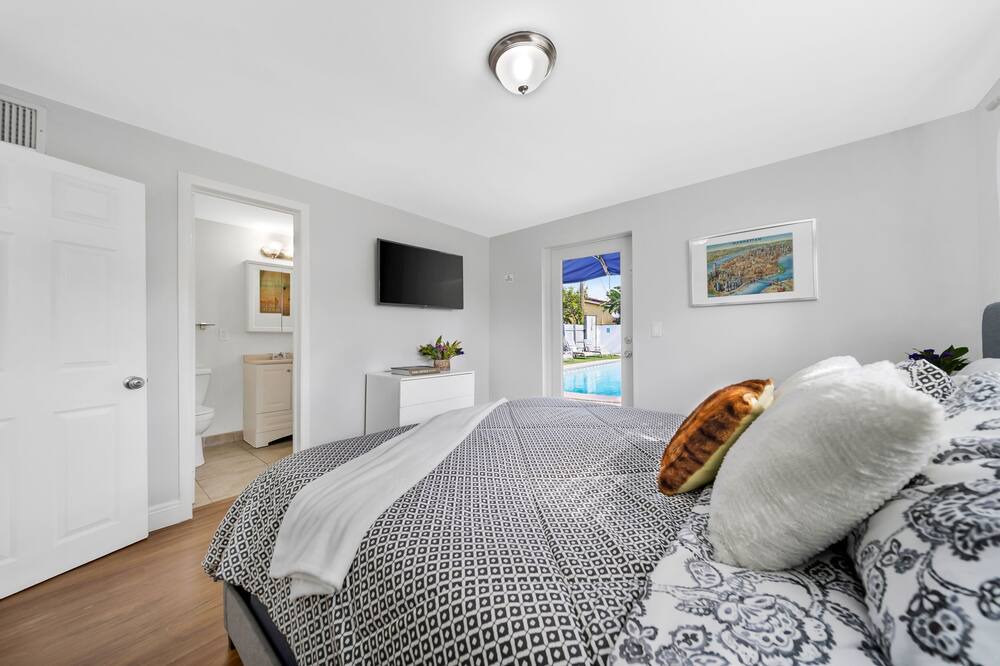 Photo of Bedroom in Central Fort Lauderdale