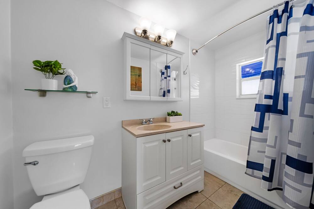 Photo of Bathroom in Central Fort Lauderdale