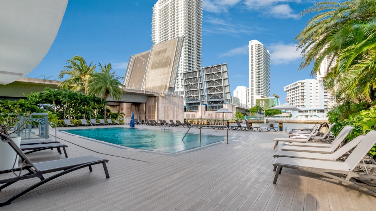 Photo of Outdoor in Hallandale Beach