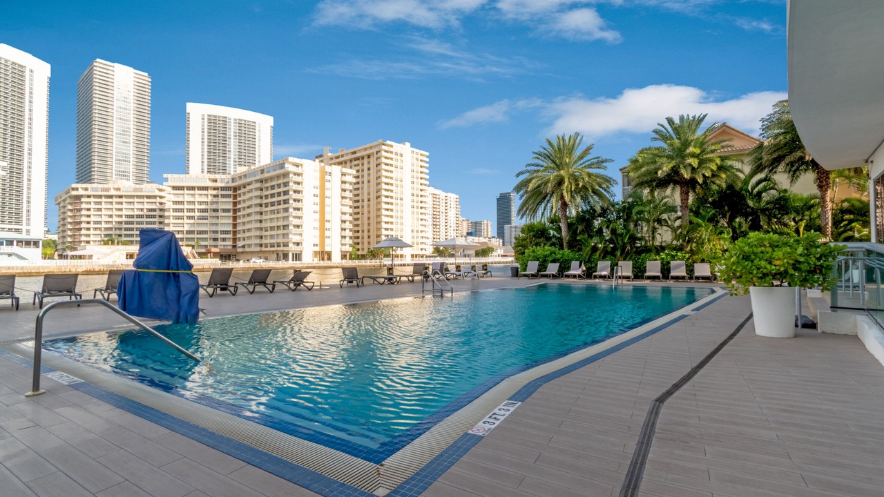 Photo of Outdoor in Hallandale Beach