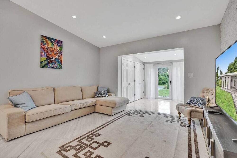 Photo of Others in Poinsettia Heights