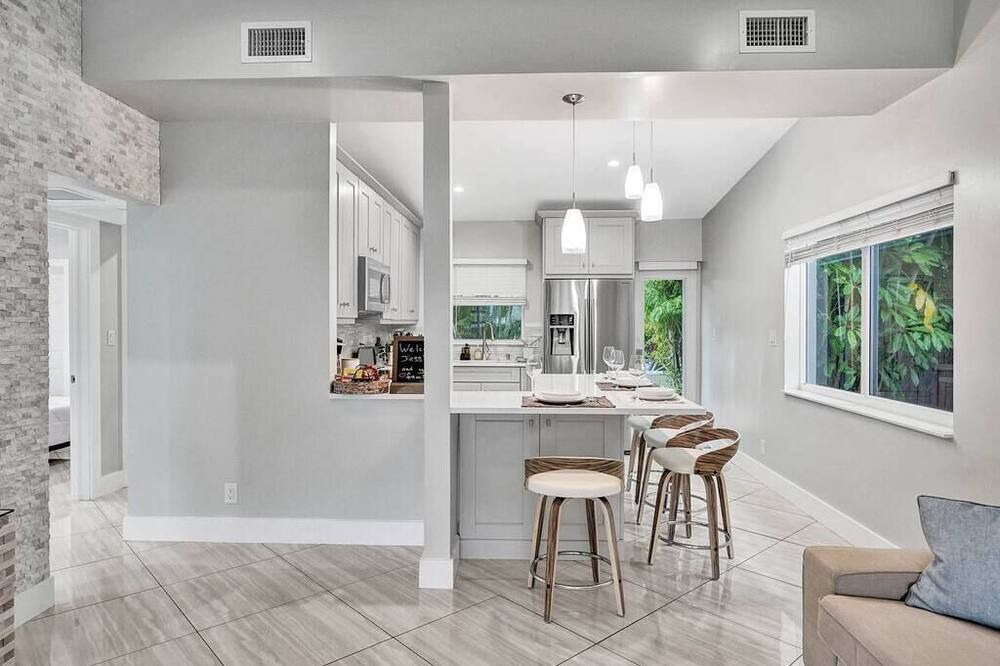Photo of Others in Poinsettia Heights
