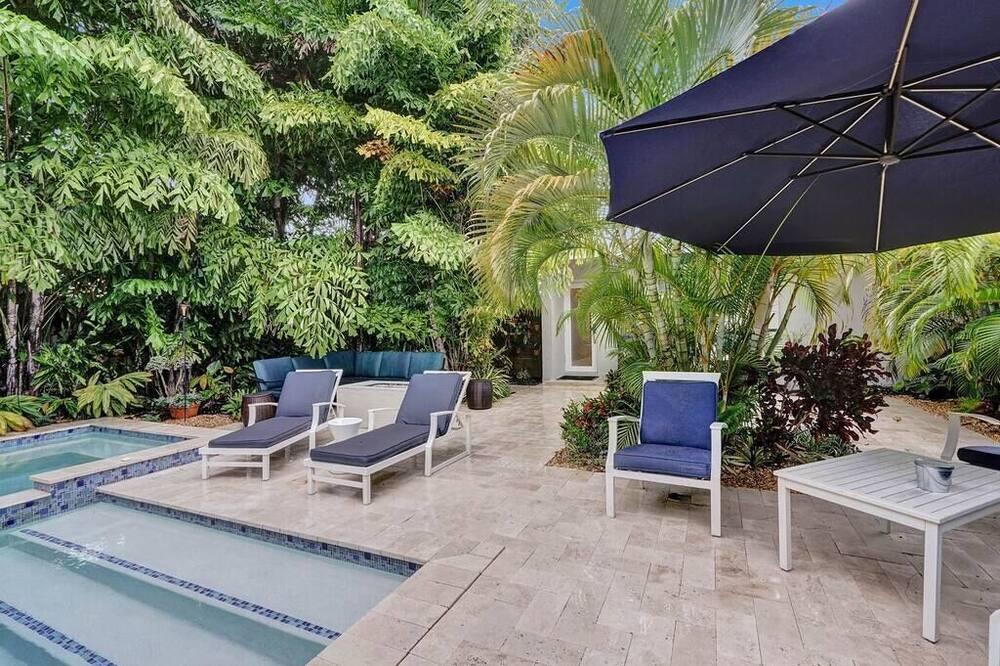 Photo of Others in Poinsettia Heights