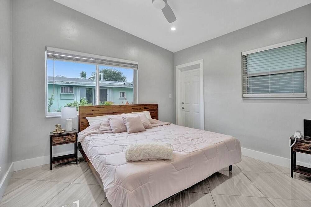 Photo of Others in Poinsettia Heights