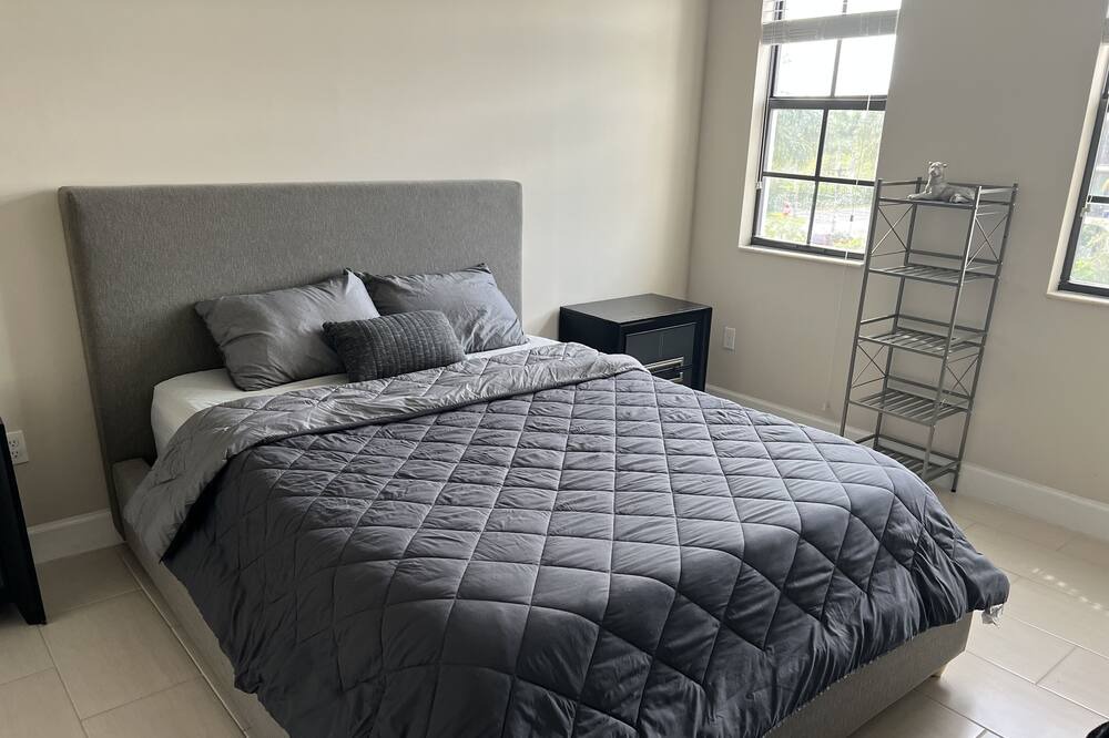 Photo of Bedroom in Miramar