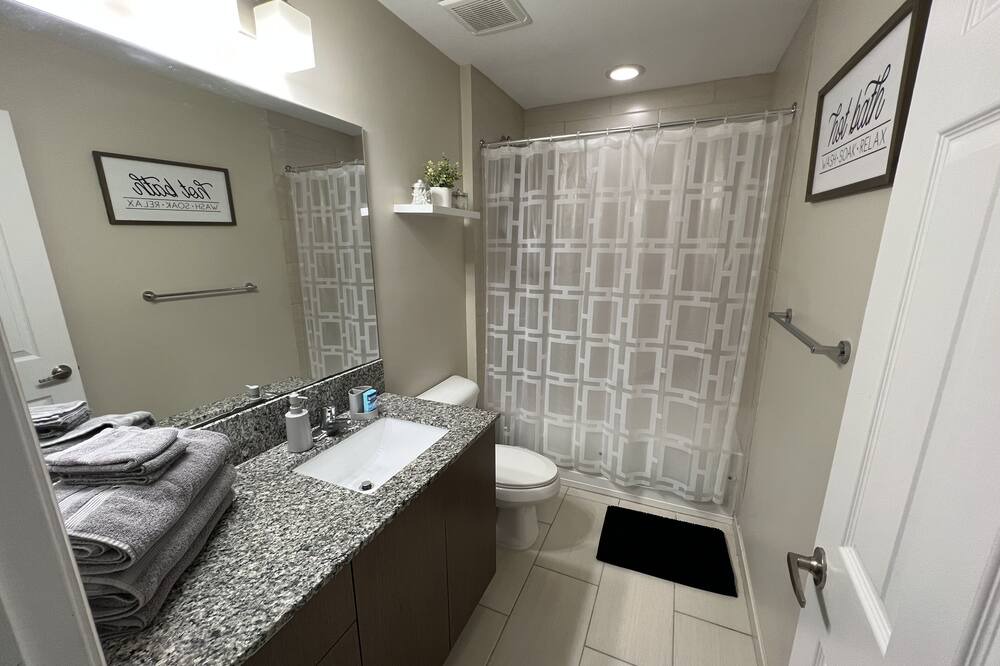Photo of Bathroom in Miramar