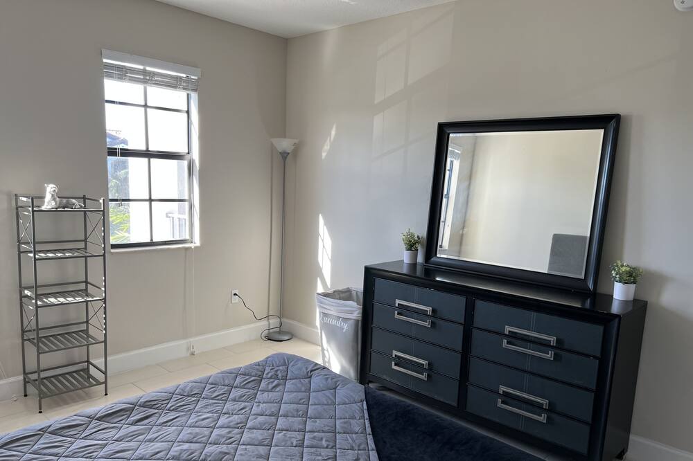 Photo of Bedroom in Miramar