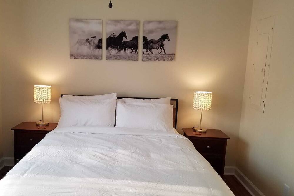 Photo of Bedroom in Colonial Beach