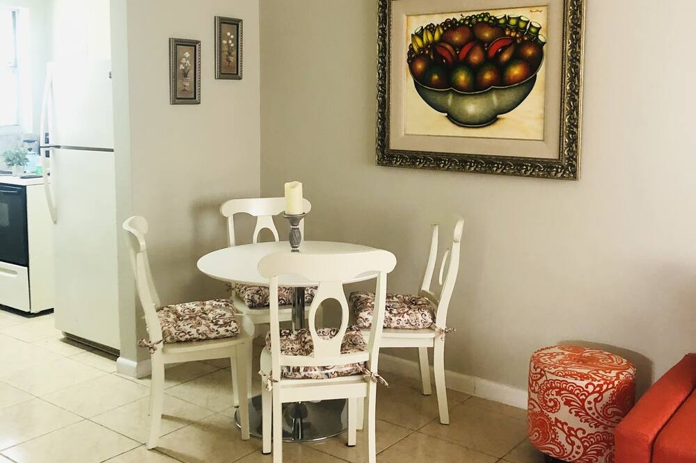 Photo of Livingroom in Miami Gardens