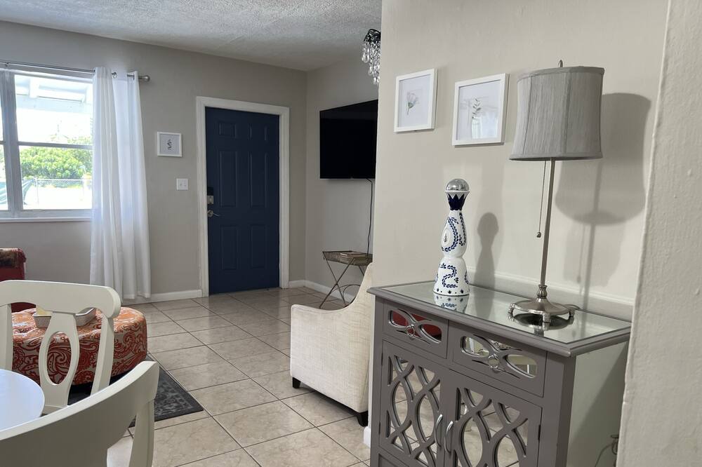 Photo of Bedroom in Miami Gardens
