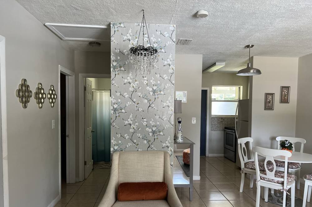 Photo of Livingroom in Miami Gardens