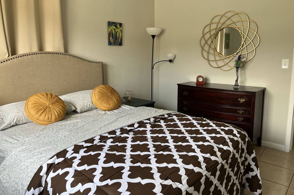 Photo of Bedroom in Miami Gardens