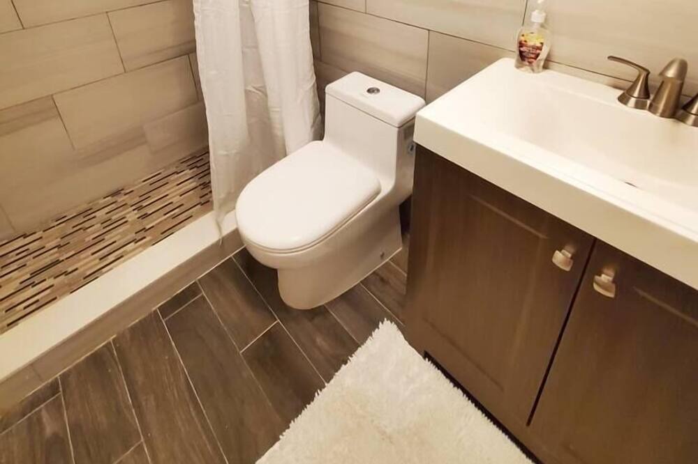 Photo of Bathroom in Royal Poinciana