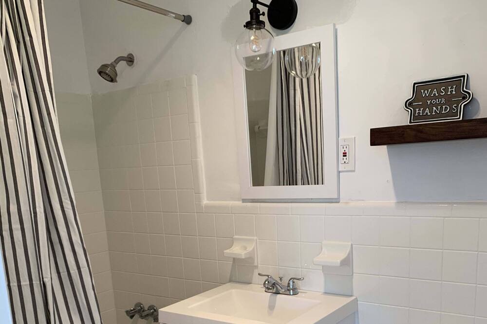 Photo of Bathroom in Victoria Park