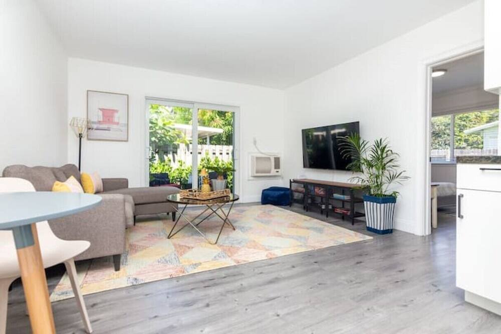 Photo of Livingroom in Middle River Terrace