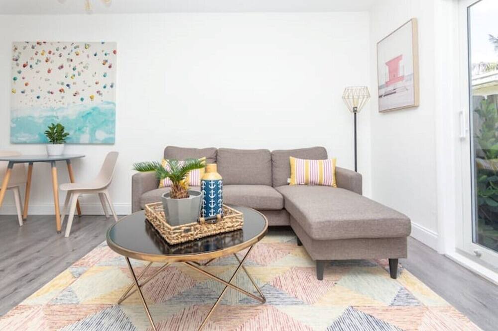 Photo of Livingroom in Middle River Terrace