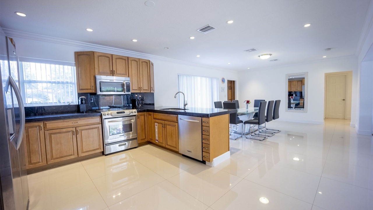 Photo of Kitchen in Oakland Park