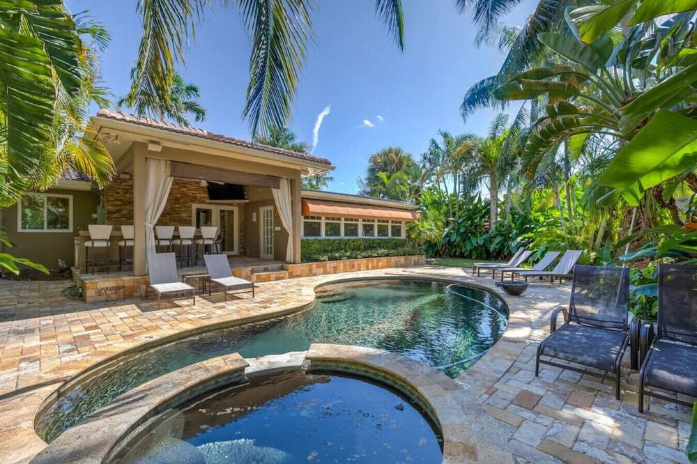Photo of Others in Coral Shores