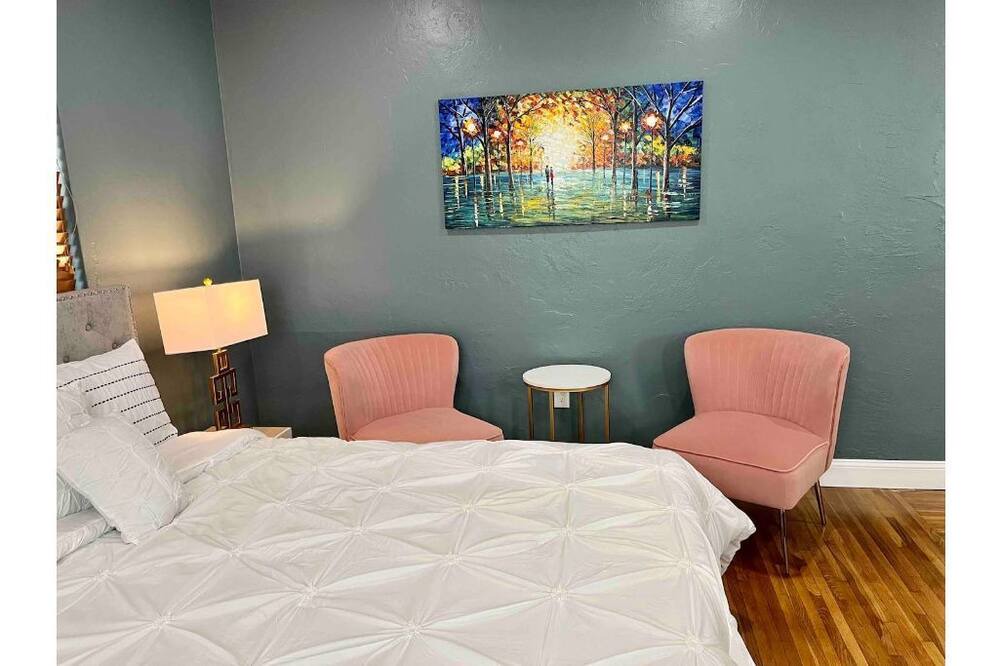 Photo of Bedroom in Royal Poinciana