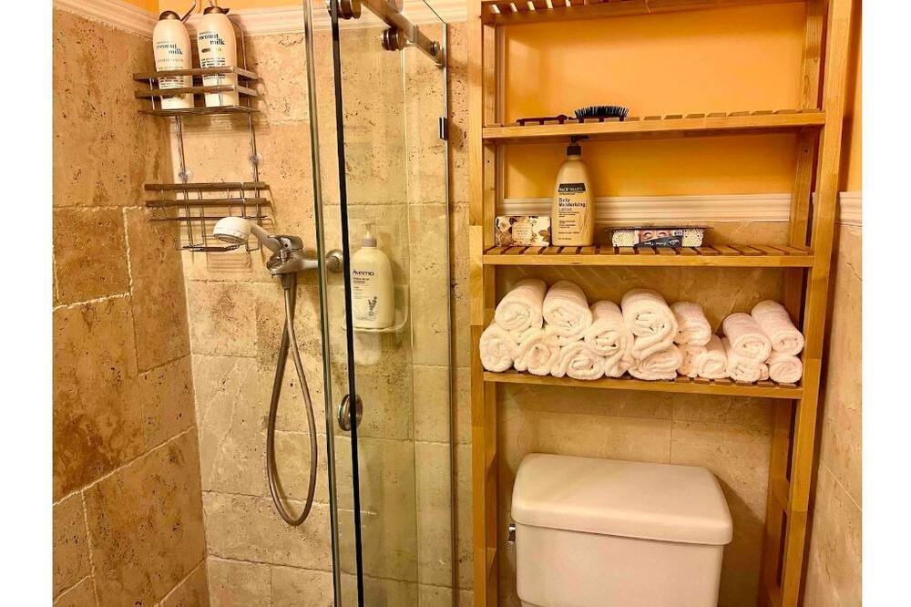 Photo of Bathroom in Royal Poinciana
