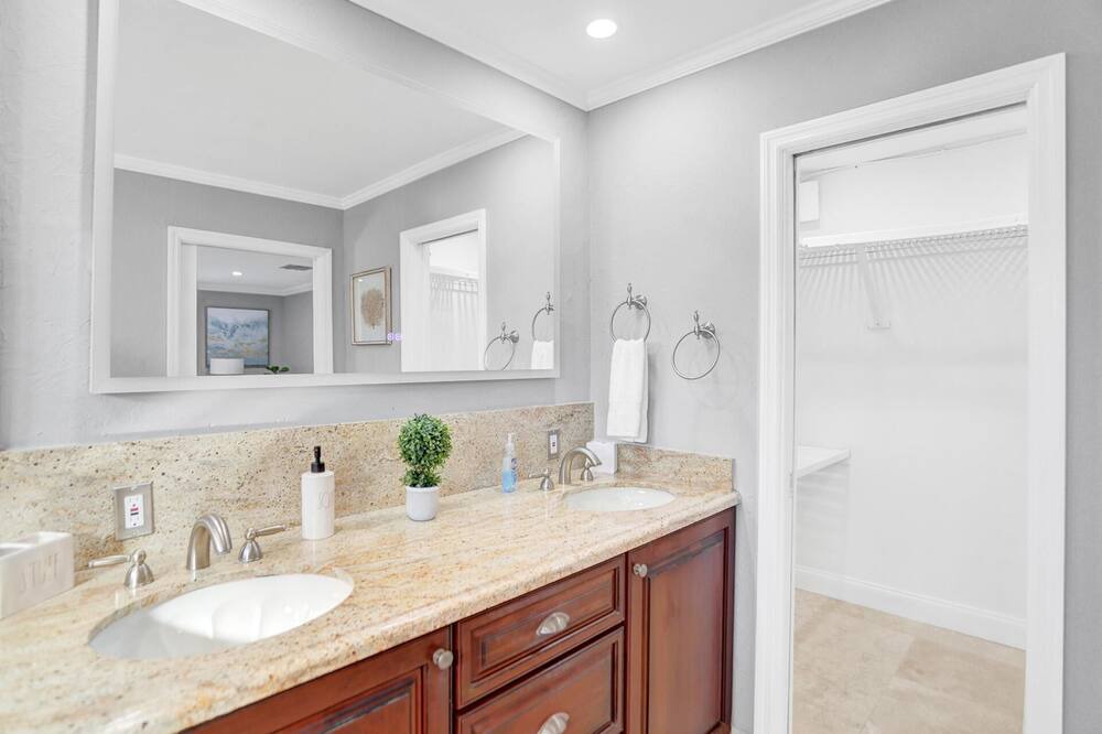 Photo of Bathroom in Lighthouse Point