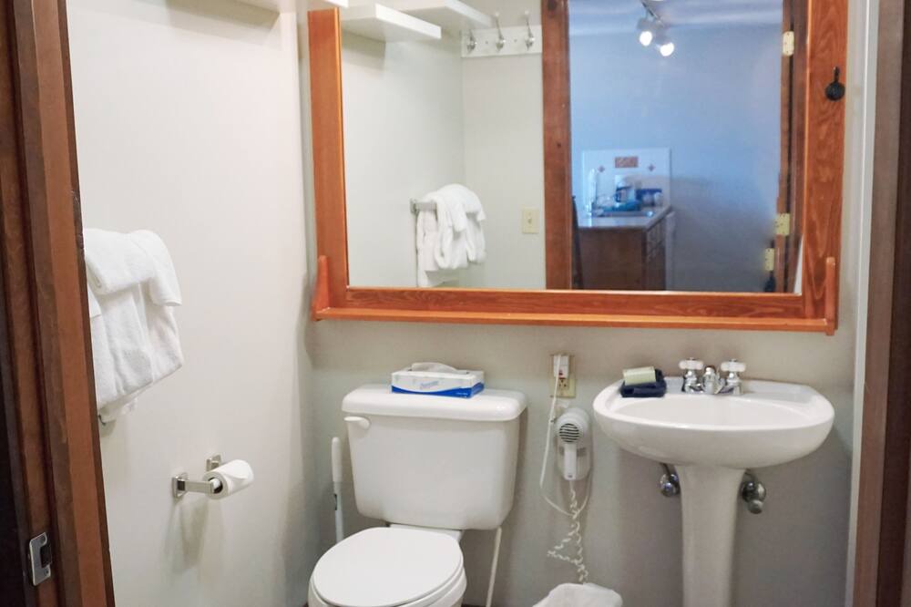 Photo of Bathroom in Edray