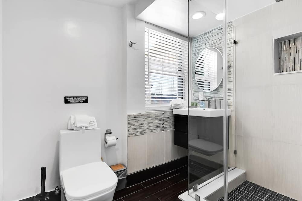 Photo of Bathroom in Driftwood