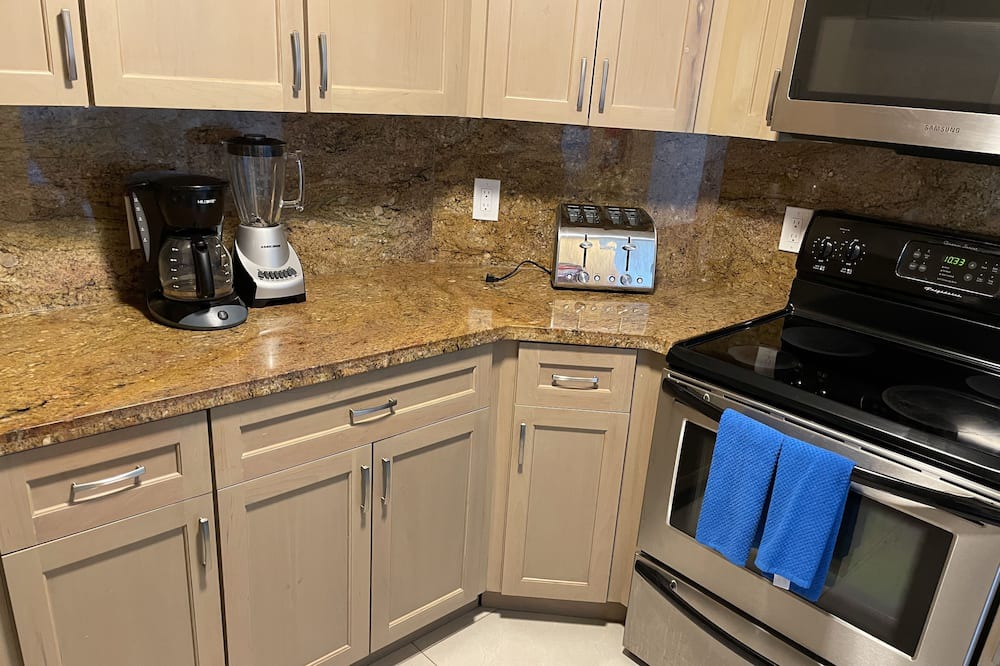 Photo of Kitchen in Bermuda Riviera