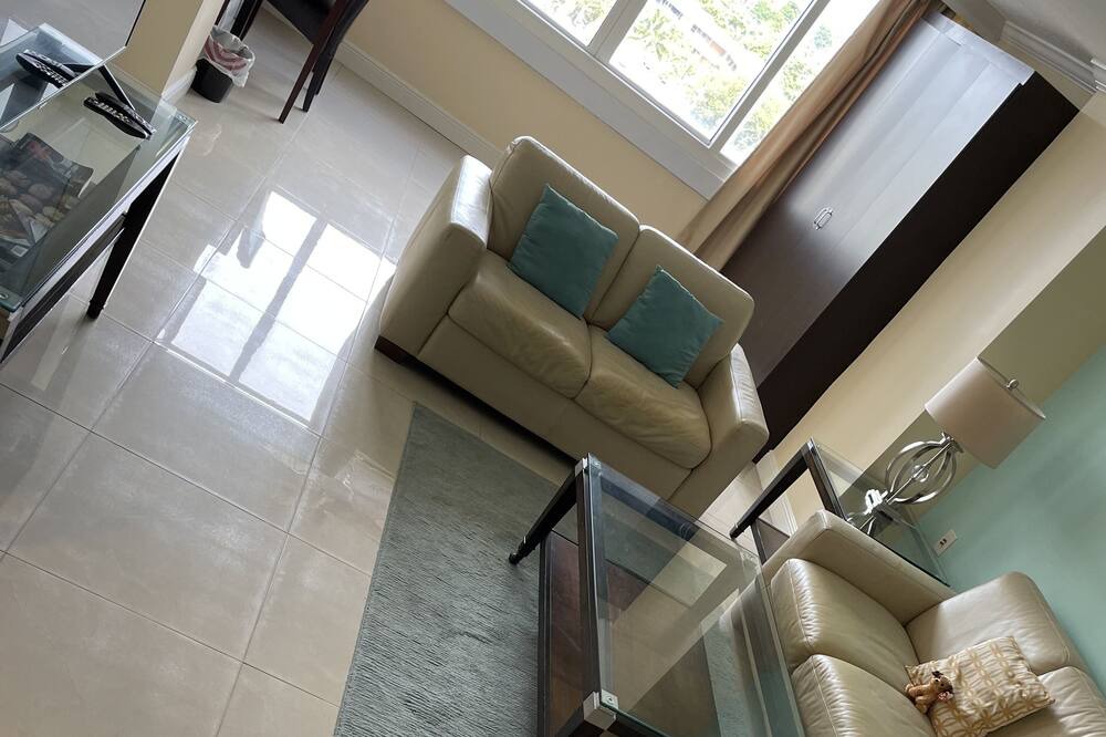 Photo of Livingroom in Bermuda Riviera