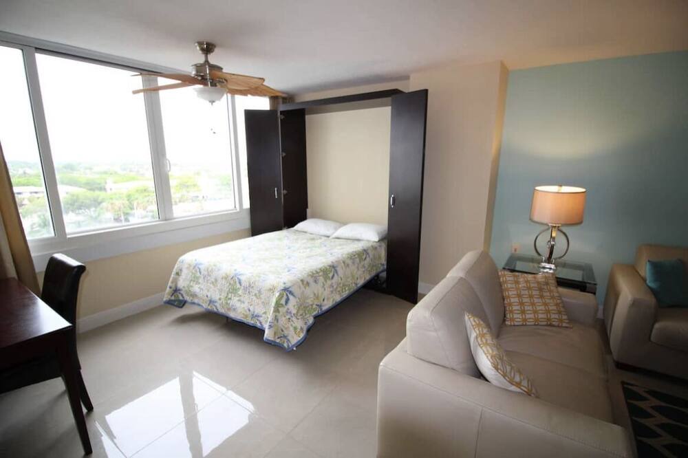 Photo of Others in Bermuda Riviera